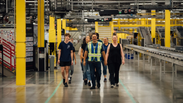 Amazon plans to hire 300 people at its Boves site by the end of 2025