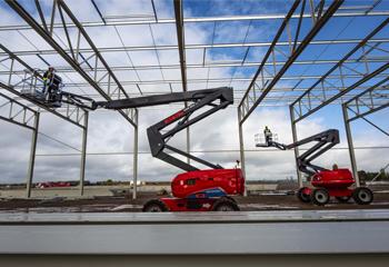 Manitou lays the foundation stone of a new factory in Candé, an investment of 60 million euros 