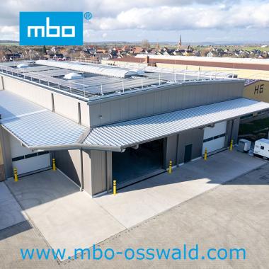 Nouveau stock de matières premières, installation photovoltaïque et slogan de marque affiné