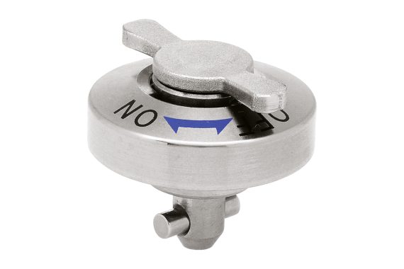 Flat quarter-turn lock