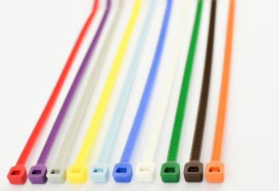 Attaches-câbles en plastique - Attaches-câbles en nylon / Attache-zip /  Attache de serrage / Attache de verrouillage, Fabricant de colliers de  serrage en plastique et en acier inoxydable